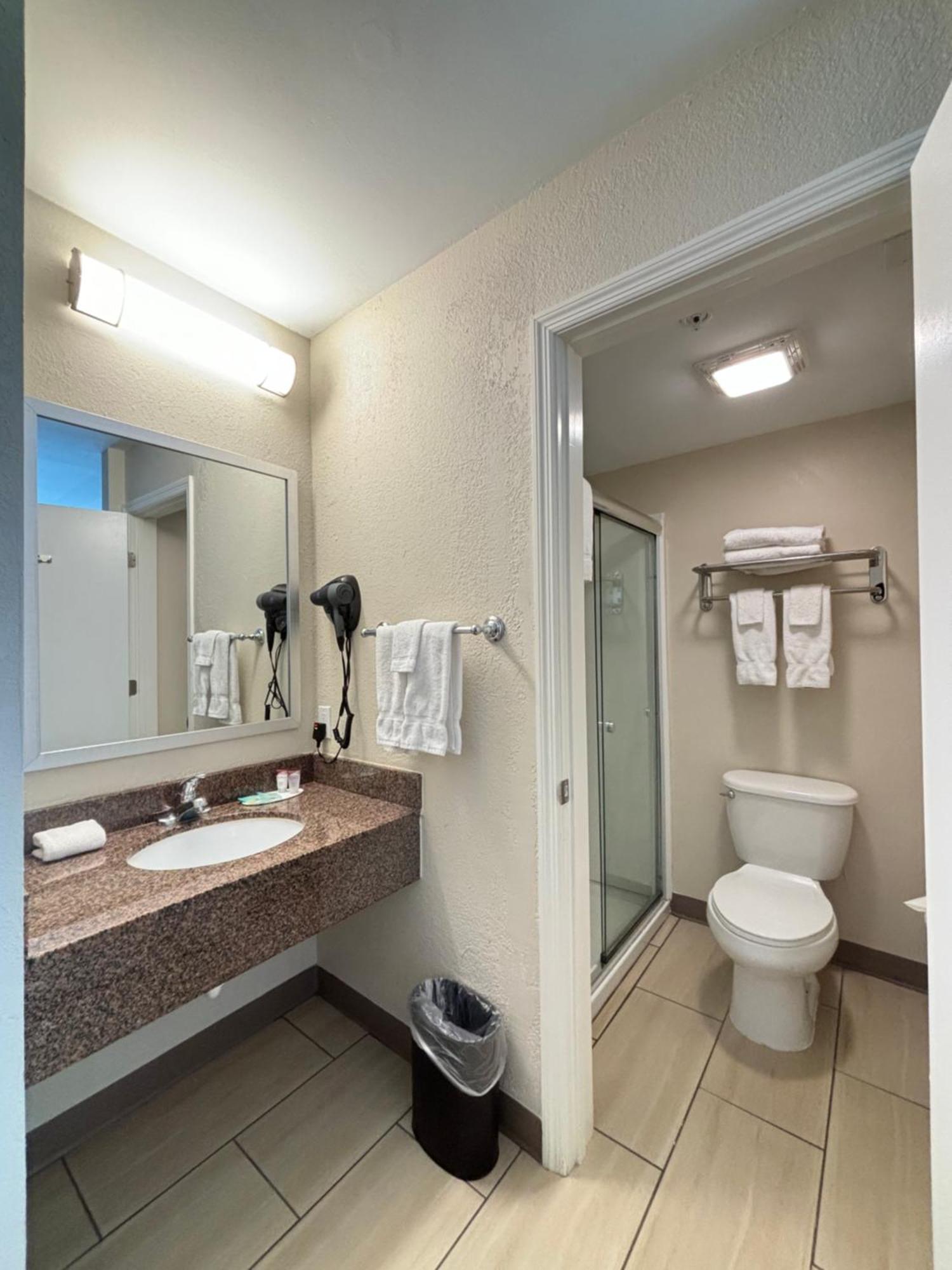 Baymont By Wyndham Lake Park Valdosta I75 מראה חיצוני תמונה